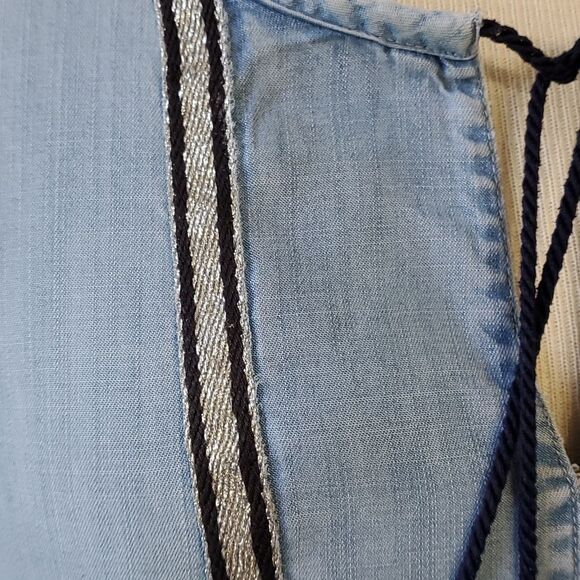 Max Jeans sleevless top. Lightweight blue, v neck with tie. Oversized small. - Picture 3 of 6